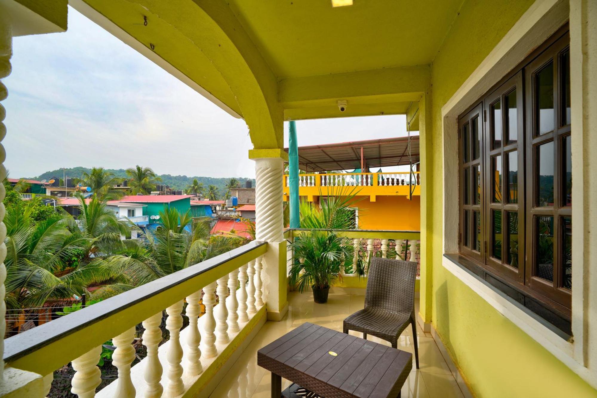Hotel Salty Waves Бага Экстерьер фото