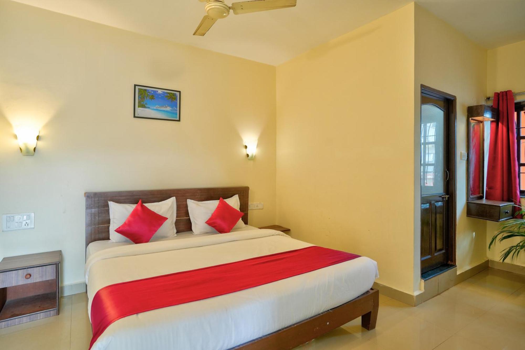 Hotel Salty Waves Бага Экстерьер фото
