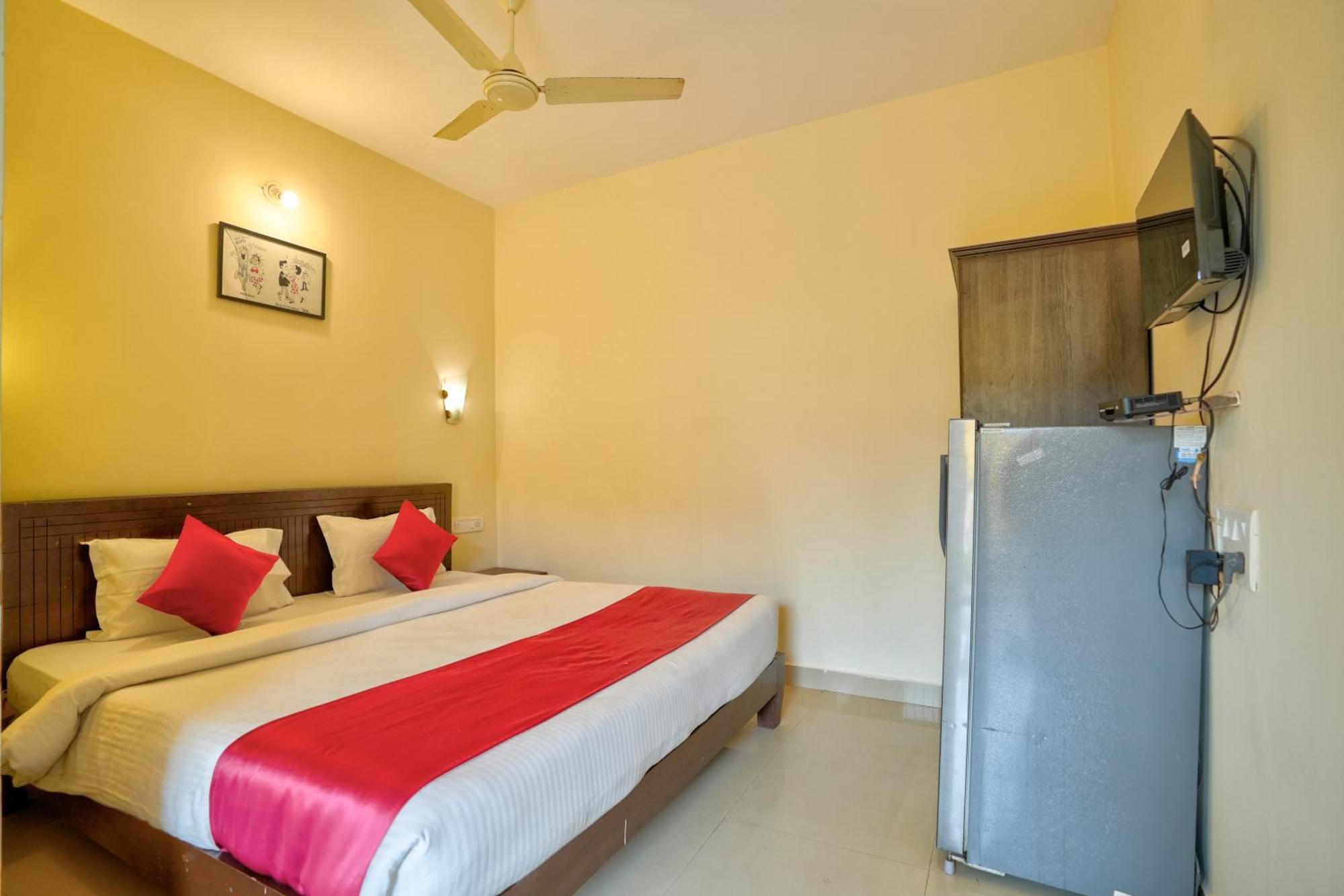 Hotel Salty Waves Бага Экстерьер фото
