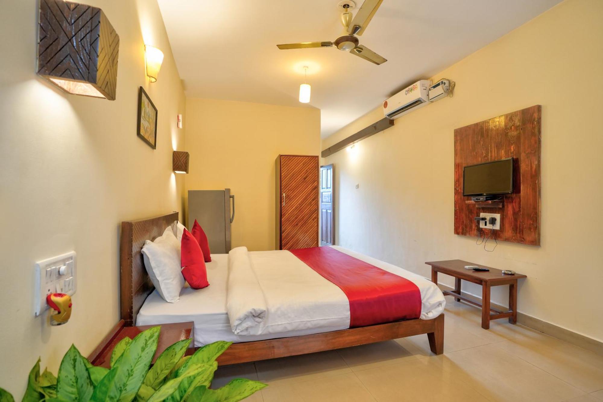 Hotel Salty Waves Бага Экстерьер фото