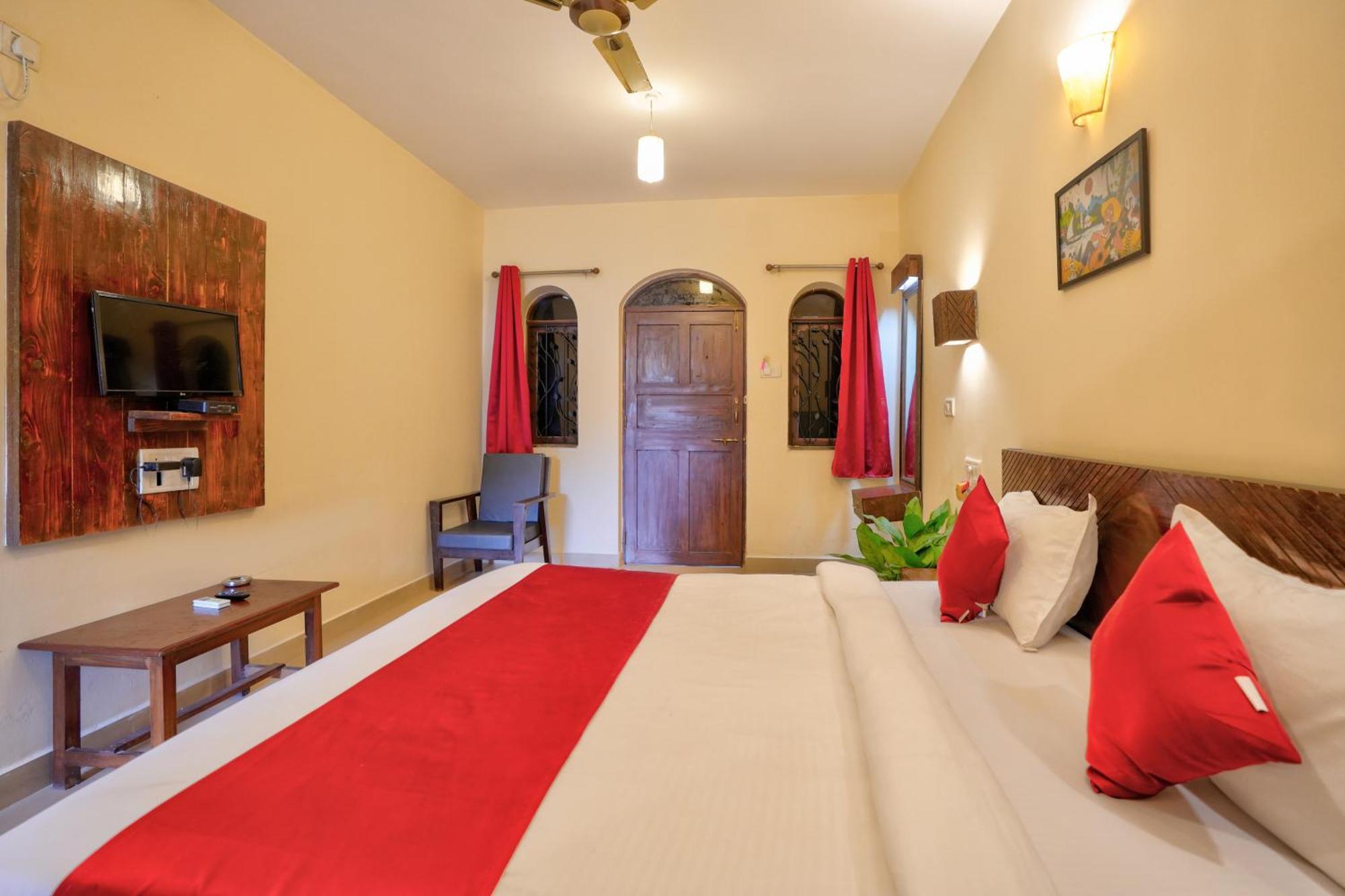 Hotel Salty Waves Бага Экстерьер фото