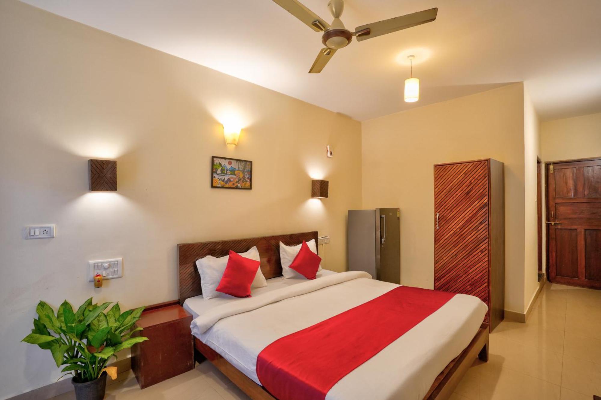 Hotel Salty Waves Бага Экстерьер фото