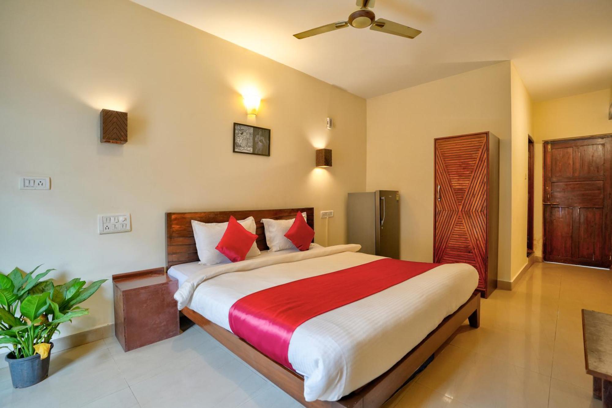 Hotel Salty Waves Бага Экстерьер фото