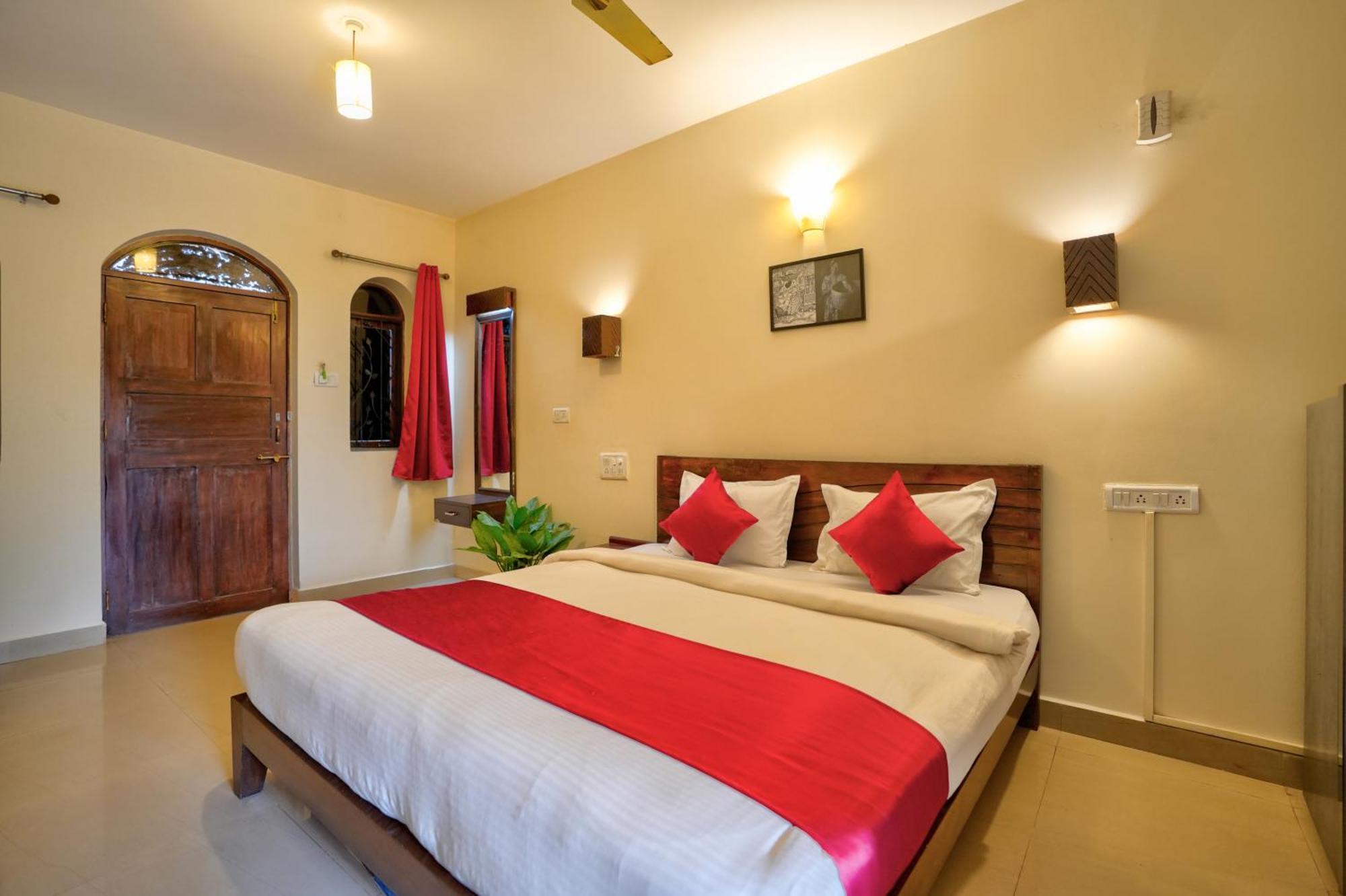 Hotel Salty Waves Бага Экстерьер фото