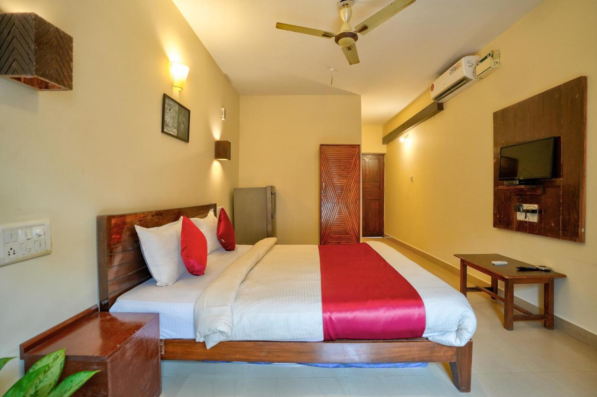 Hotel Salty Waves Бага Экстерьер фото