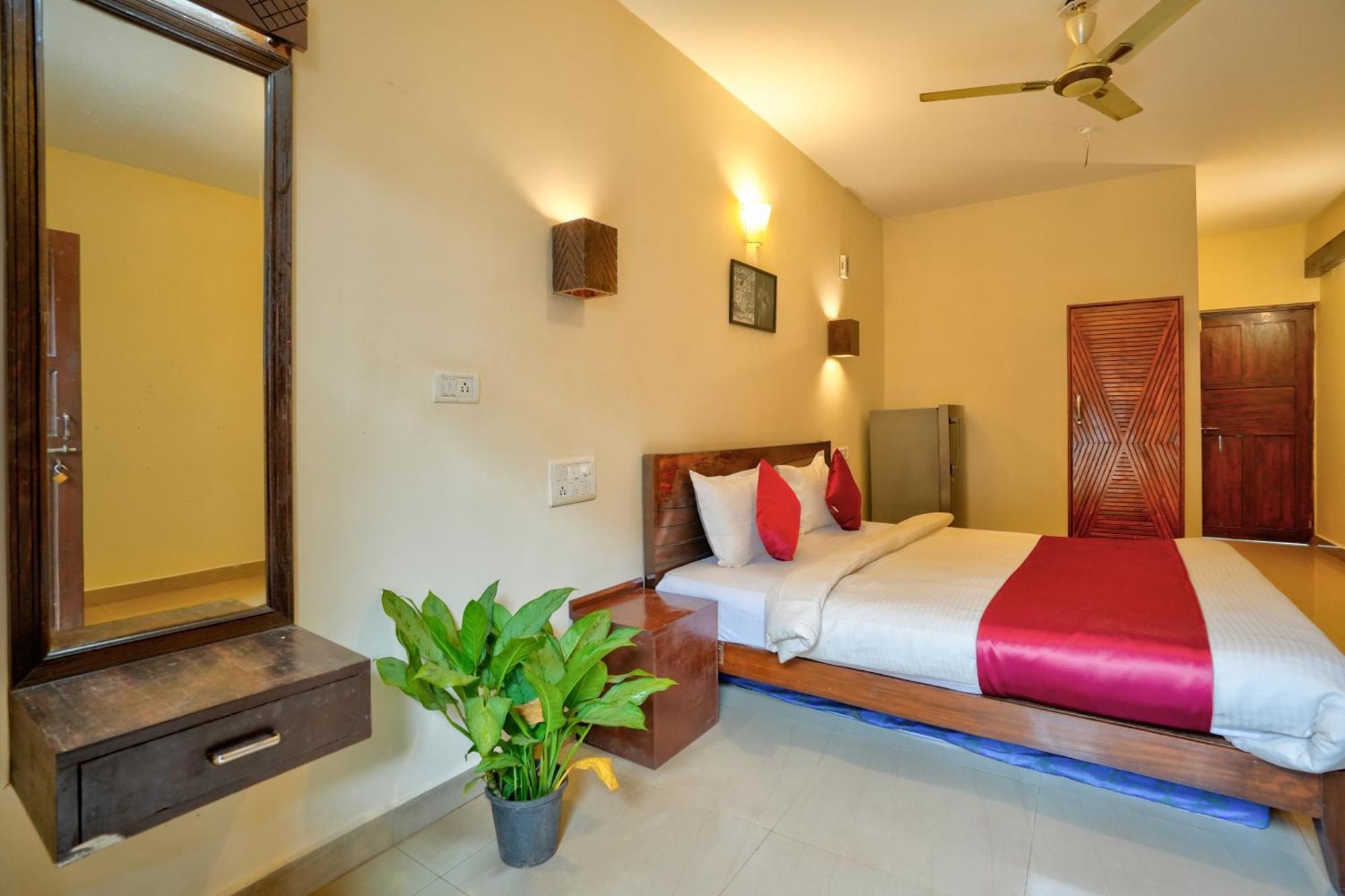 Hotel Salty Waves Бага Экстерьер фото