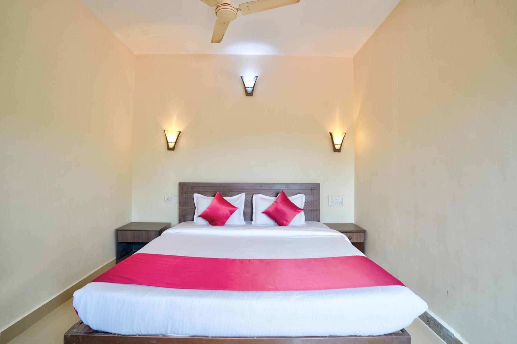 Hotel Salty Waves Бага Экстерьер фото